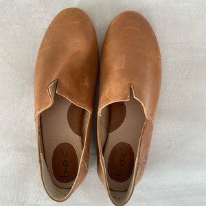 boc brown loafers